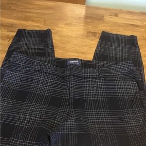 Old Navy pixie plaid navy ankle length dress pant